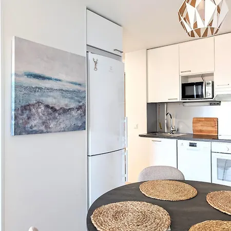 Henniina V Kotoisa - Free Parking & Easy Check-in Apartamento
