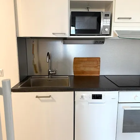 Henniina V Kotoisa - Free Parking & Easy Check-in Apartamento